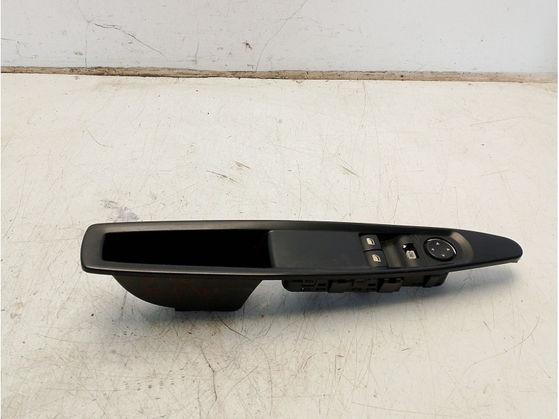 Recambio de mando elevalunas delantero izquierdo para citroën c4 berlina 1.4 16v referencia OEM IAM 6554HE  