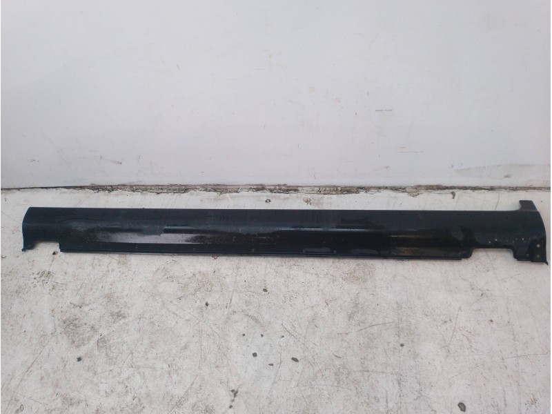 Recambio de faldon lateral para hyundai santa fé ii furgoneta/suv (cm) crdi 4x4 referencia OEM IAM 877302B000  