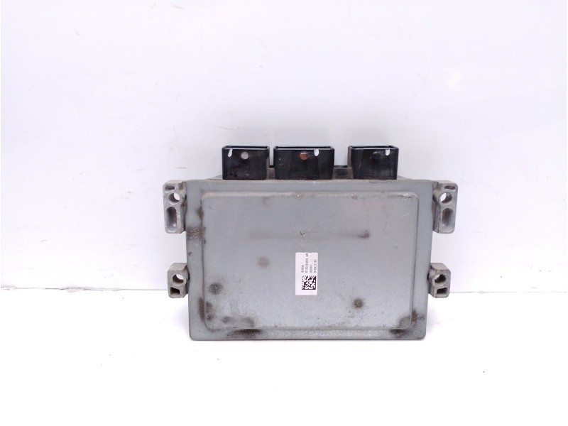 Recambio de centralita motor uce para renault clio iii 1.5 dci diesel referencia OEM IAM 8200473744  