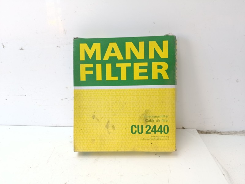 Recambio de filtro aire para volvo s40 berlina 1.6 referencia OEM IAM CU2440  