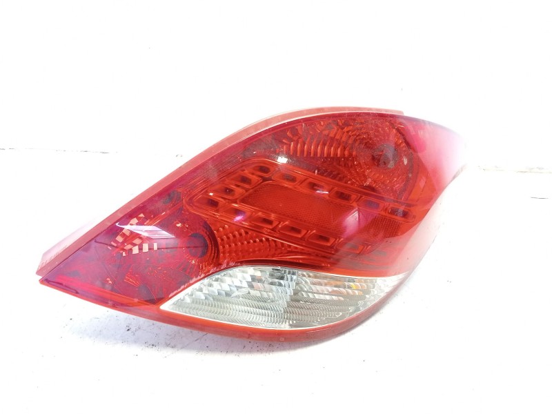 Recambio de piloto trasero derecho para peugeot 207 referencia OEM IAM 6351HQ  