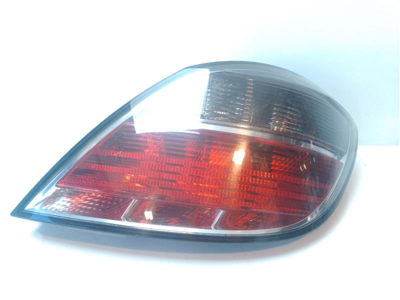 Recambio de piloto trasero derecho para opel astra h berlina cosmo referencia OEM IAM 13222325  