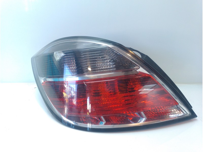 Recambio de piloto trasero izquierdo para opel astra h berlina cosmo referencia OEM IAM 1222355  