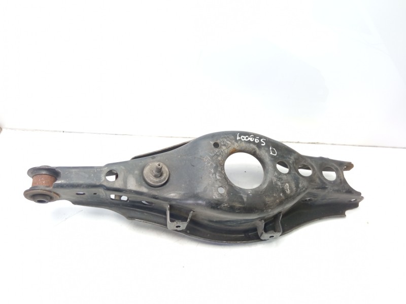 Recambio de brazo suspension inferior trasero derecho para lexus ct 200h referencia OEM IAM 4873075010  