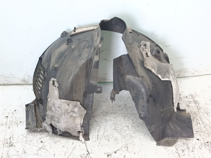 Recambio de paso de rueda delantero derecho para peugeot 3008 referencia OEM IAM 9825281680  
