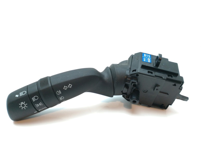 Recambio de mando luces para toyota yaris hybrid active referencia OEM IAM 8432902040  
