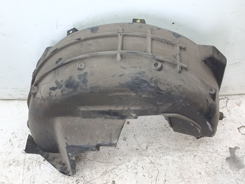 Recambio de paso de rueda trasero izquierdo para peugeot 3008 referencia OEM IAM 9810125680  