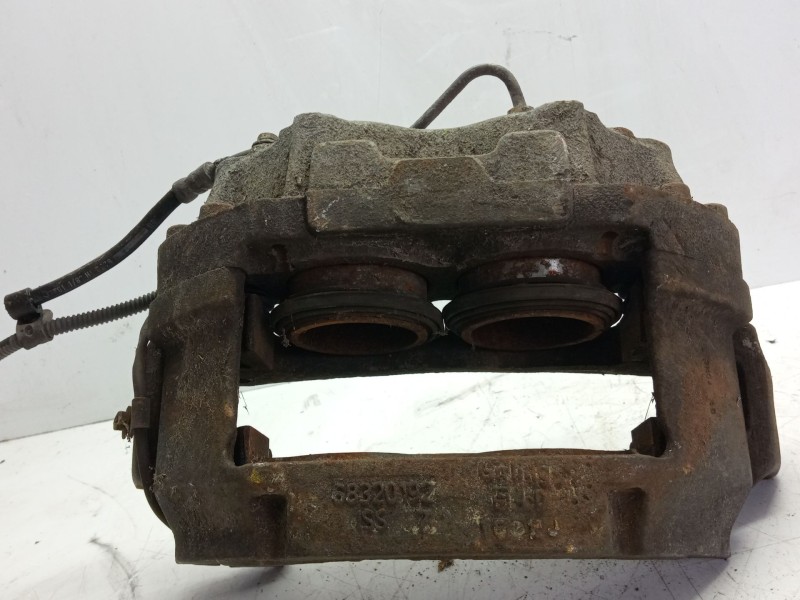 Recambio de pinza freno delantera derecha para nissan atleon atleon referencia OEM IAM 41000D6201 68320192 