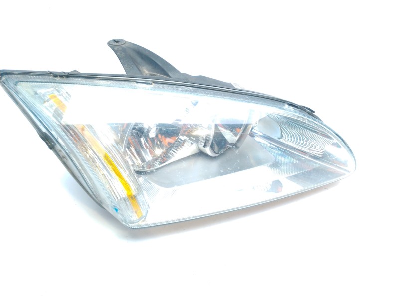 Recambio de faro derecho para ford focus berlina (cap) 1.6 tdci cat referencia OEM IAM 4M5113099AB  