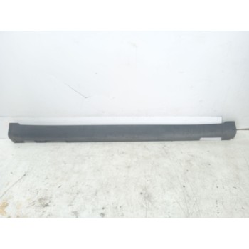 MOLDURA INFERIOR PUERTA DELANTERA DERECHA 87752G5000WK 