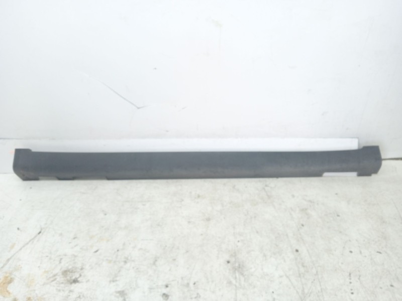 Recambio de moldura inferior puerta delantera derecha para kia niro referencia OEM IAM 87752G5000WK  