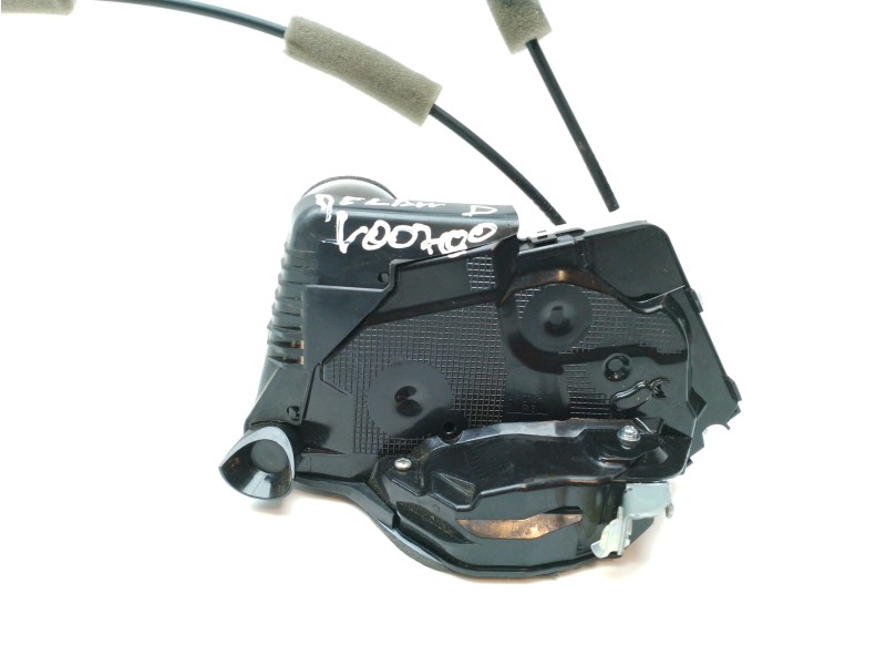 Recambio de cerradura puerta delantera derecha para toyota yaris hybrid active referencia OEM IAM 69030K0040  
