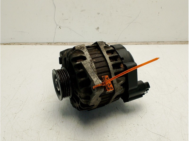 Recambio de alternador para kia rio ii (jb) 1.4 16v referencia OEM IAM 3730022650 135V90A 