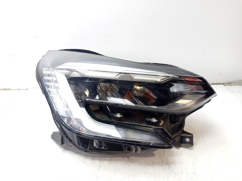 Recambio de faro derecho para renault captur i (j5_, h5_) 0.9 tce 90 referencia OEM IAM 260104095R  
