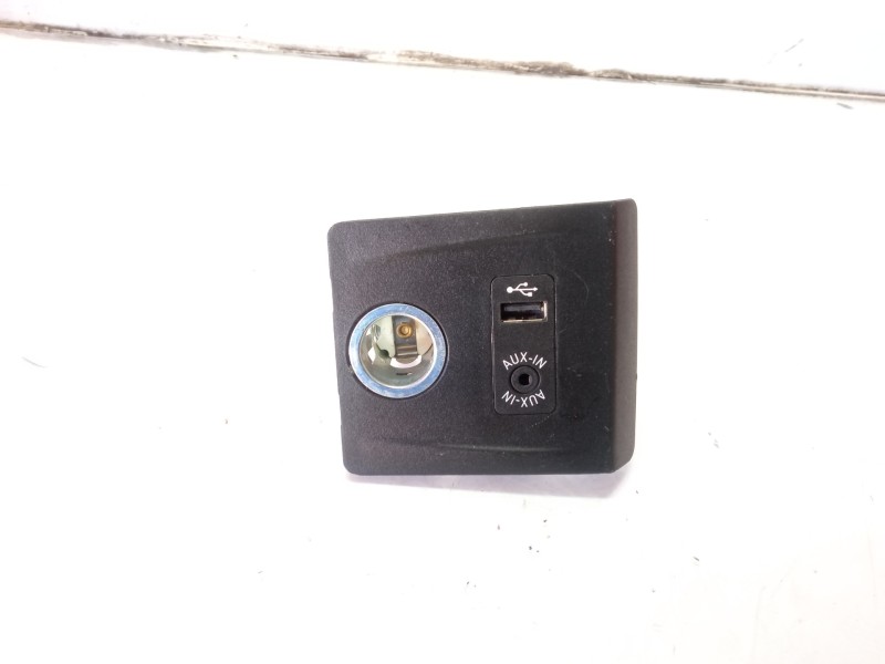 Recambio de moldura para bmw serie 2 gran tourer (f46) 2.0 16v referencia OEM IAM 84109229246 9284254 