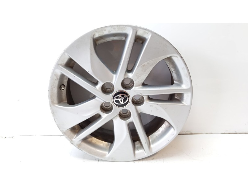 Recambio de llanta para toyota yaris referencia OEM IAM 42611K0030  