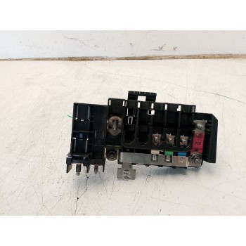CAJA RELES / FUSIBLES A2465402050 