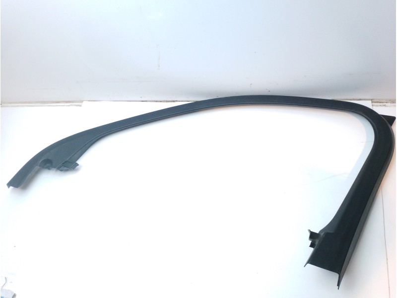 Recambio de moldura para volvo xc 40 business plus awd referencia OEM IAM 31455062  