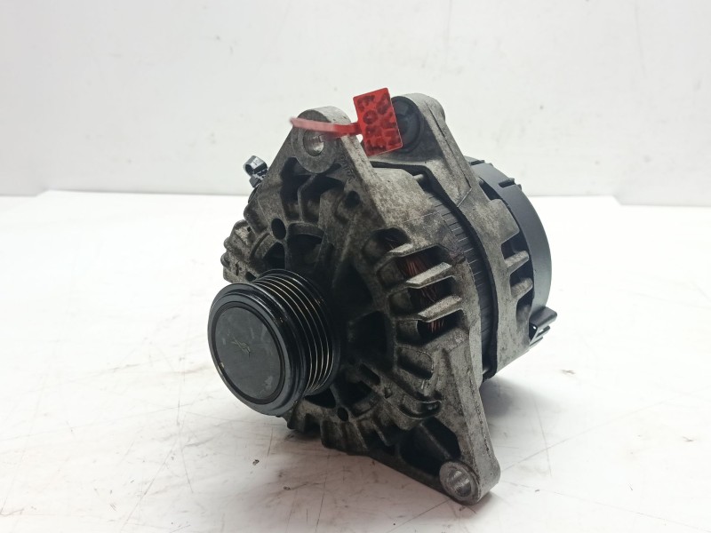 Recambio de alternador para hyundai i30 (gd) 1.4 crdi referencia OEM IAM 37300A  