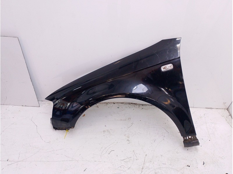 Recambio de aleta delantera izquierda para audi a3 (8p) 3.2 ambition quattro referencia OEM IAM 8P0821105F  