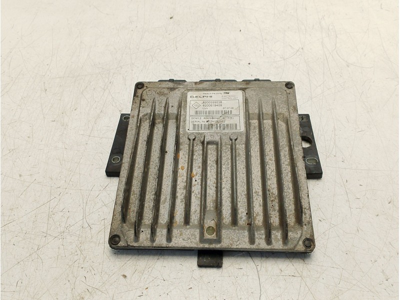 Recambio de centralita motor uce para renault clio iii 1.5 dci diesel referencia OEM IAM 8200399038  