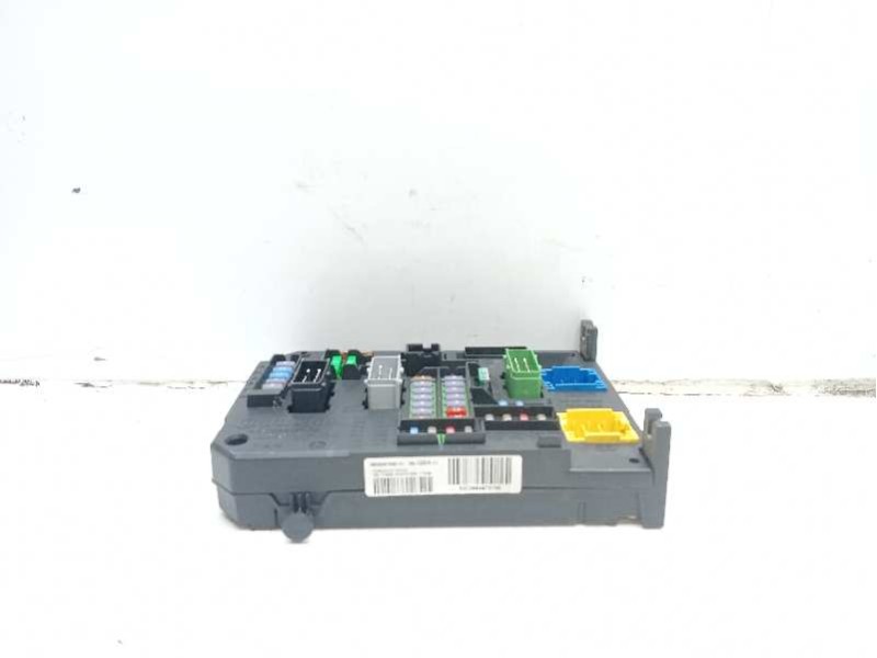 Recambio de caja reles / fusibles para citroën ds4 referencia OEM IAM 980668798001  