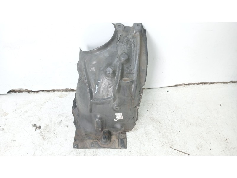 Recambio de paso de rueda delantero derecho para bmw 1 (f20) 116 d referencia OEM IAM 51717241846  