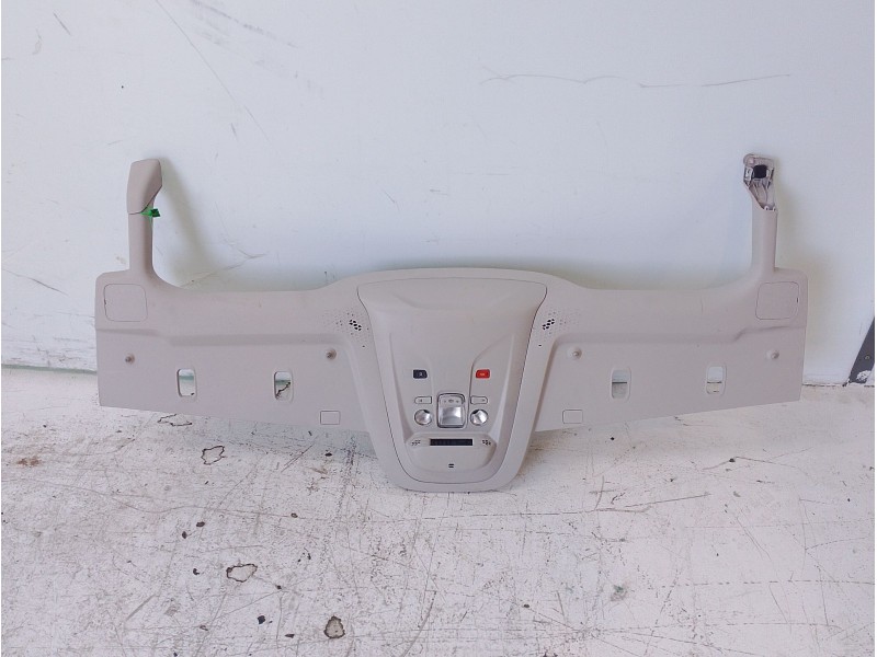 Recambio de luz interior para toyota proace verso referencia OEM IAM SU001A3447  