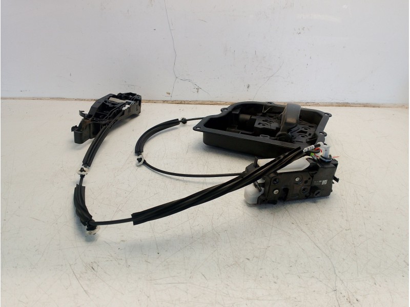 Recambio de cerradura puerta trasera derecha para toyota proace verso referencia OEM IAM SU001B0829  