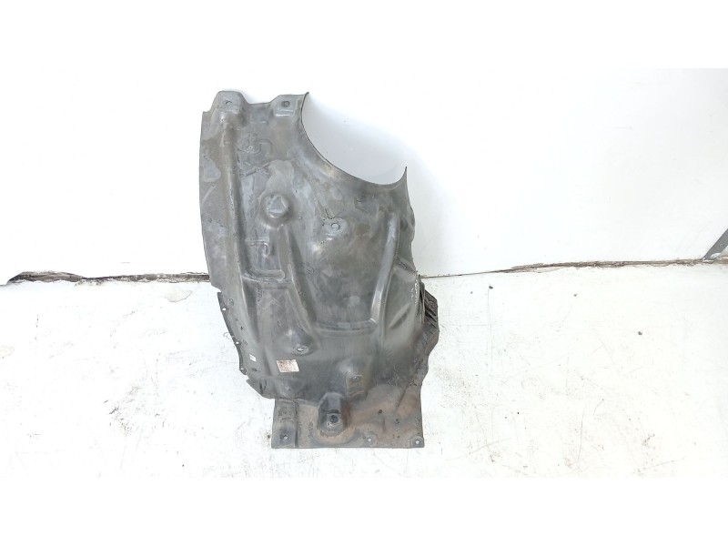 Recambio de paso de rueda delantero izquierdo para bmw 1 (f20) 116 d referencia OEM IAM 51717241845  