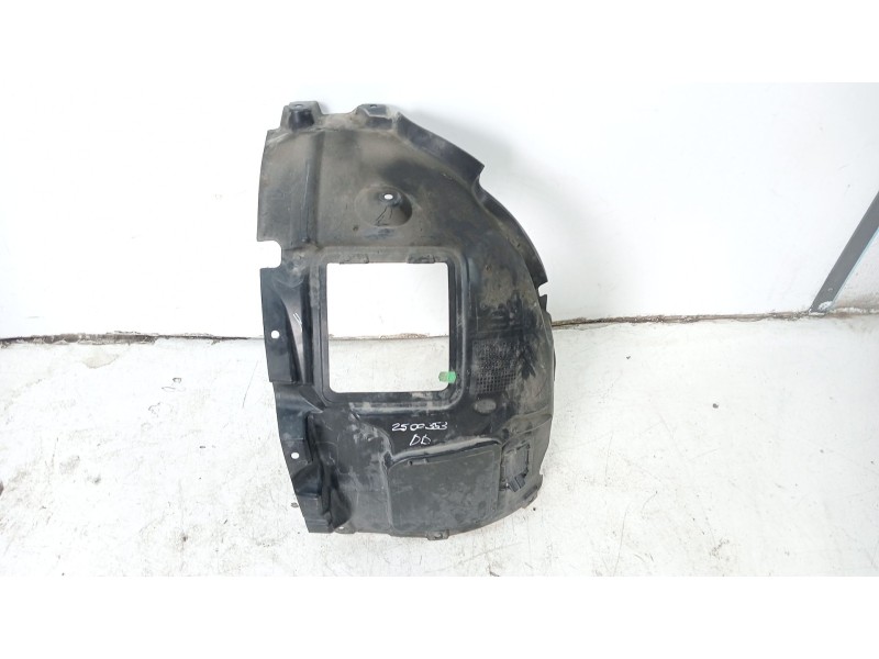 Recambio de paso de rueda delantero derecho para bmw 1 (f20) 116 d referencia OEM IAM 51717260710  