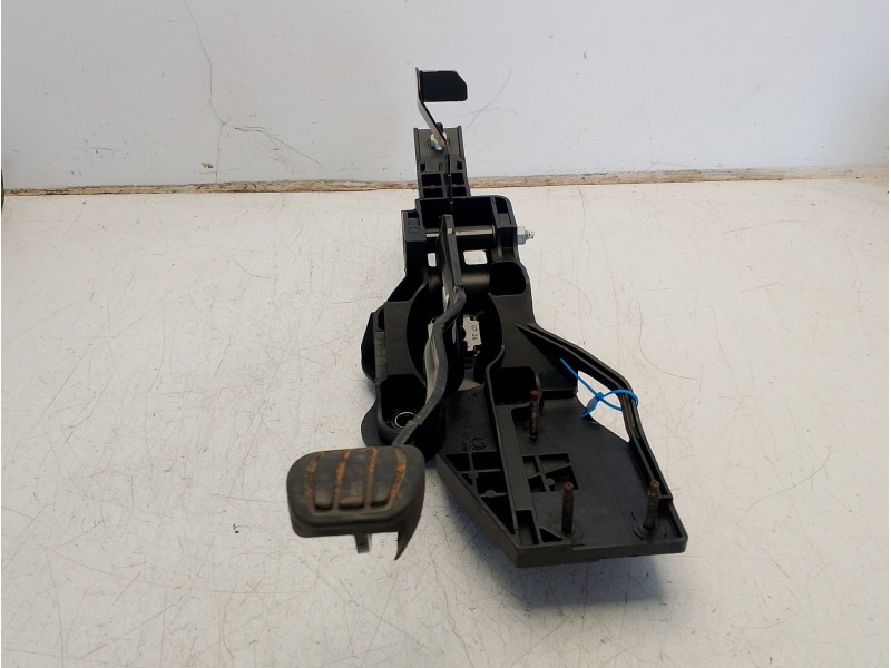 Recambio de pedal freno para toyota proace verso referencia OEM IAM SU001B1516  