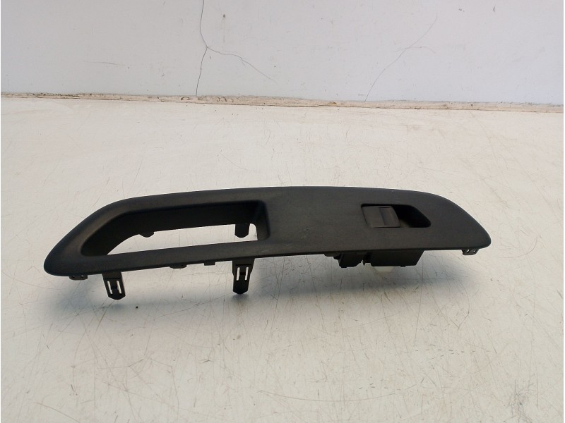 Recambio de mando elevalunas delantero derecho para toyota aygo x (_b7_) 1.0 vvt-i (kgb70) referencia OEM IAM 848100D030  