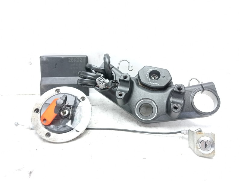 Recambio de modulo electronico para suzuki v-strom 650 referencia OEM IAM 3700028850  