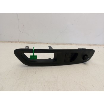 MANDO ELEVALUNAS DELANTERO IZQUIERDO 848200H010 