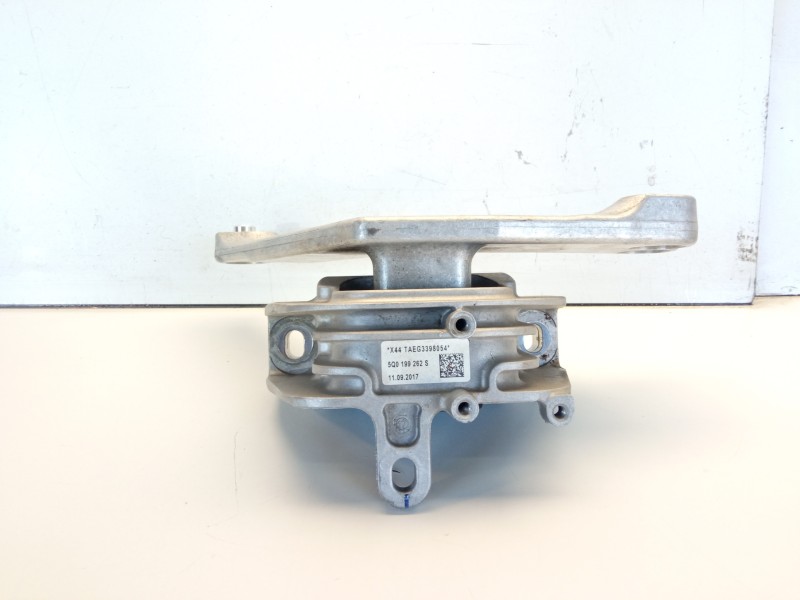 Recambio de soporte motor derecho para volkswagen golf vii lim. gte referencia OEM IAM 5Q0199262S  