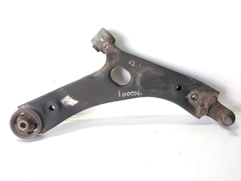 Recambio de brazo suspension inferior delantero derecho para hyundai ix35 comfort 2wd referencia OEM IAM 545012Y500  