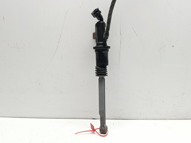 Recambio de bombin embrague para peugeot 2008 i (cu_) 1.5 bluehdi 100 referencia OEM IAM 9812924680  