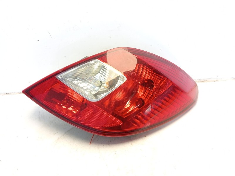 Recambio de piloto trasero derecho para opel corsa d referencia OEM IAM 93190951  