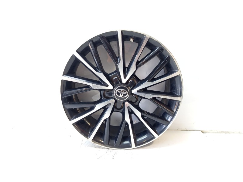 Recambio de llanta para toyota c-hr referencia OEM IAM 42611F4040  PW4571000413