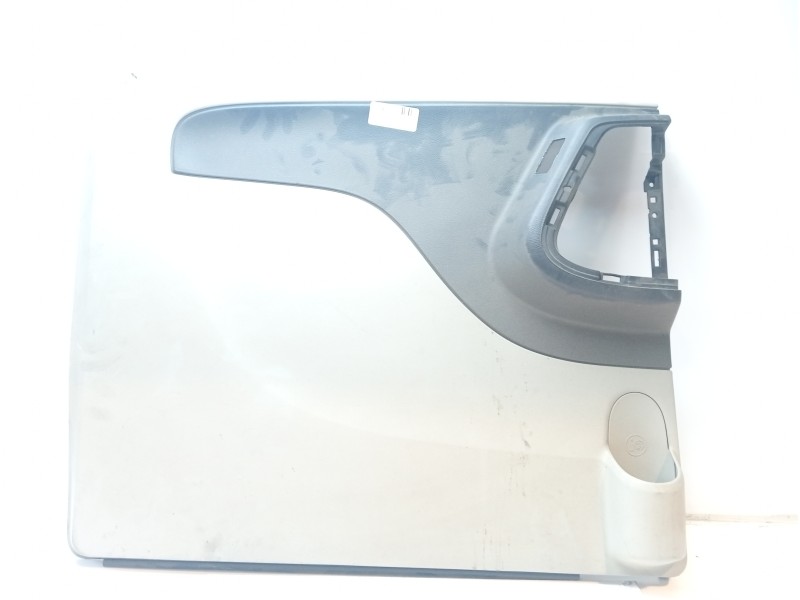 Recambio de guarnecido puerta trasera izquierda para chrysler grand voyager referencia OEM IAM K05020705AF  