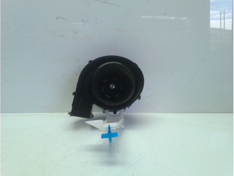 Recambio de motor calefaccion para toyota yaris cross (mxp_) 1.5 (mxpb10) referencia OEM IAM G9230K0021  