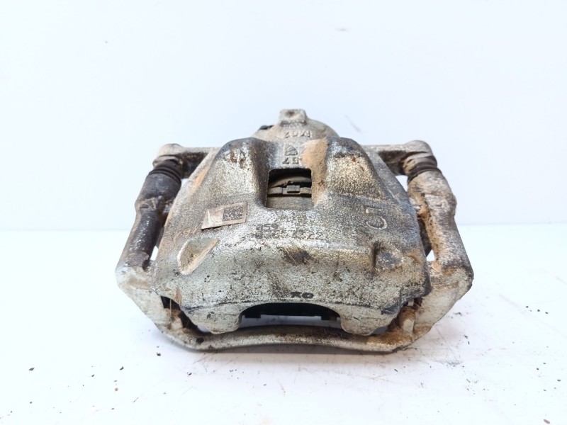 Recambio de pinza freno delantera derecha para toyota yaris referencia OEM IAM 47730K0030  
