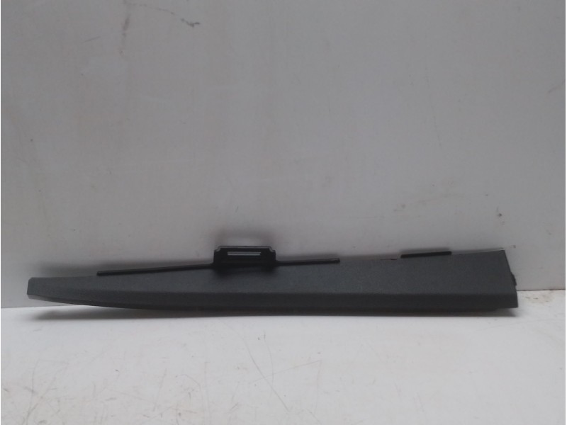 Recambio de moldura para renault captur i (j5_, h5_) 0.9 tce 90 referencia OEM IAM 689215499R  