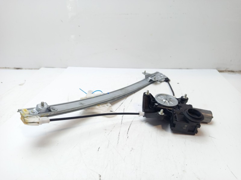 Recambio de elevalunas delantero izquierdo para toyota yaris referencia OEM IAM 69820K0010  
