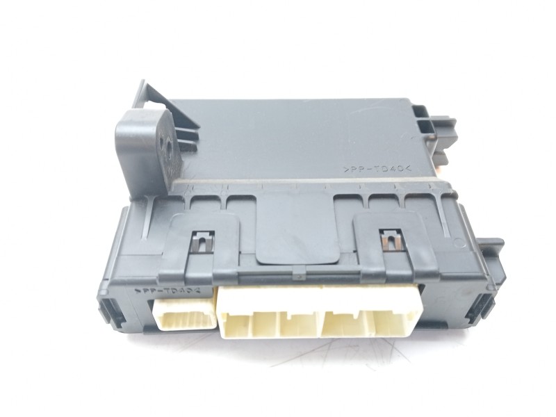 Recambio de modulo electronico para lexus is 300h referencia OEM IAM 8865053430  