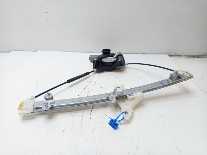 Recambio de elevalunas trasero izquierdo para toyota yaris referencia OEM IAM 69840K0010  