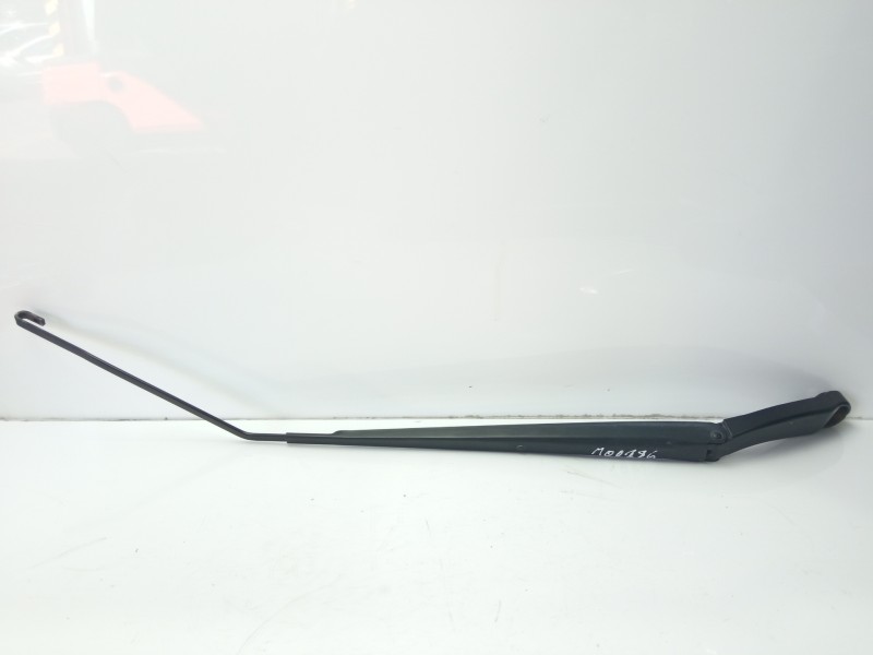 Recambio de brazo limpia delantero derecho para chrysler grand voyager referencia OEM IAM 68028442AA 05113044AB 