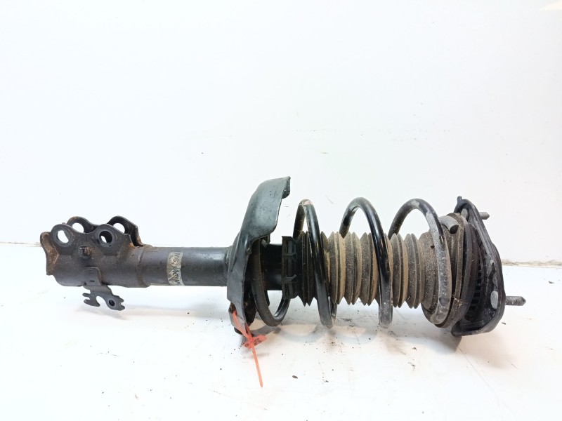 Recambio de amortiguador delantero izquierdo para toyota yaris referencia OEM IAM 48520K0090  