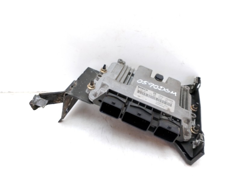 Recambio de centralita motor uce para renault scenic ii 1.9 dci diesel referencia OEM IAM 8200386508  